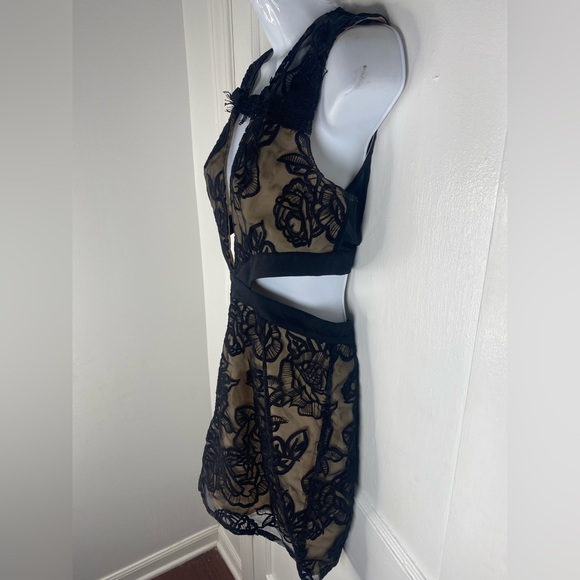 Stylestalker Night Fever Black Lace Mini Dress with Nude Underlay - Picture 8 of 13